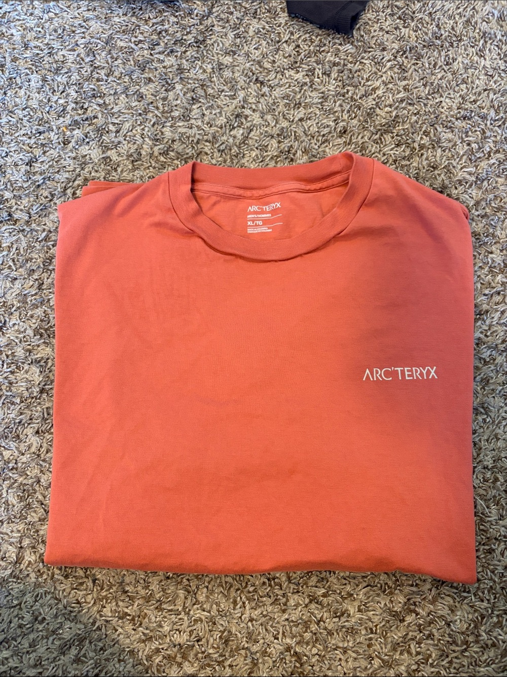 Arc'teryx Men's Short-Sleeve Logo Tee in Coral Red